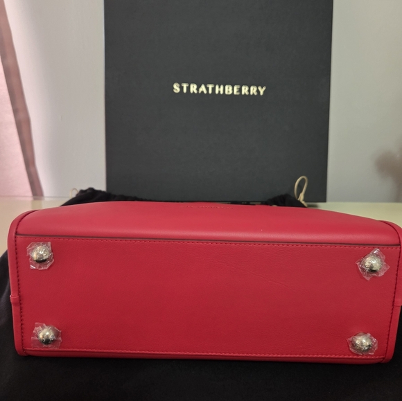 STRATHBERRY MIDI TOTE IN RUBY - Picture 9 of 9